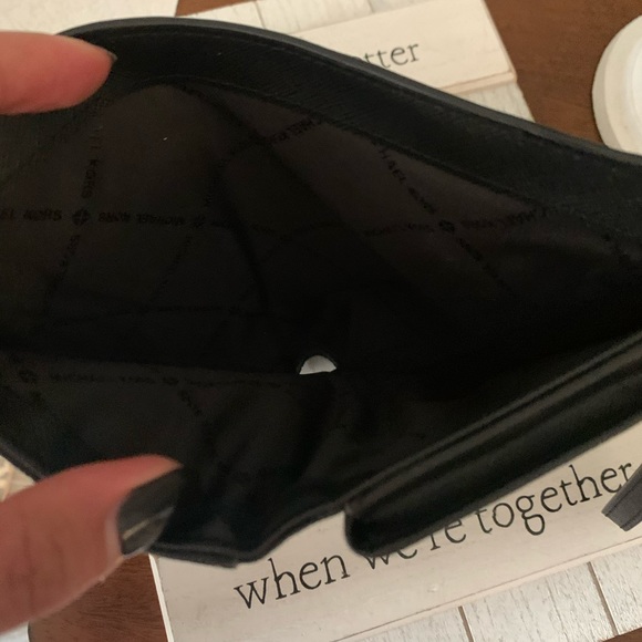 New Mk Jet set LG double zipper wallet/ phone - Picture 4 of 8